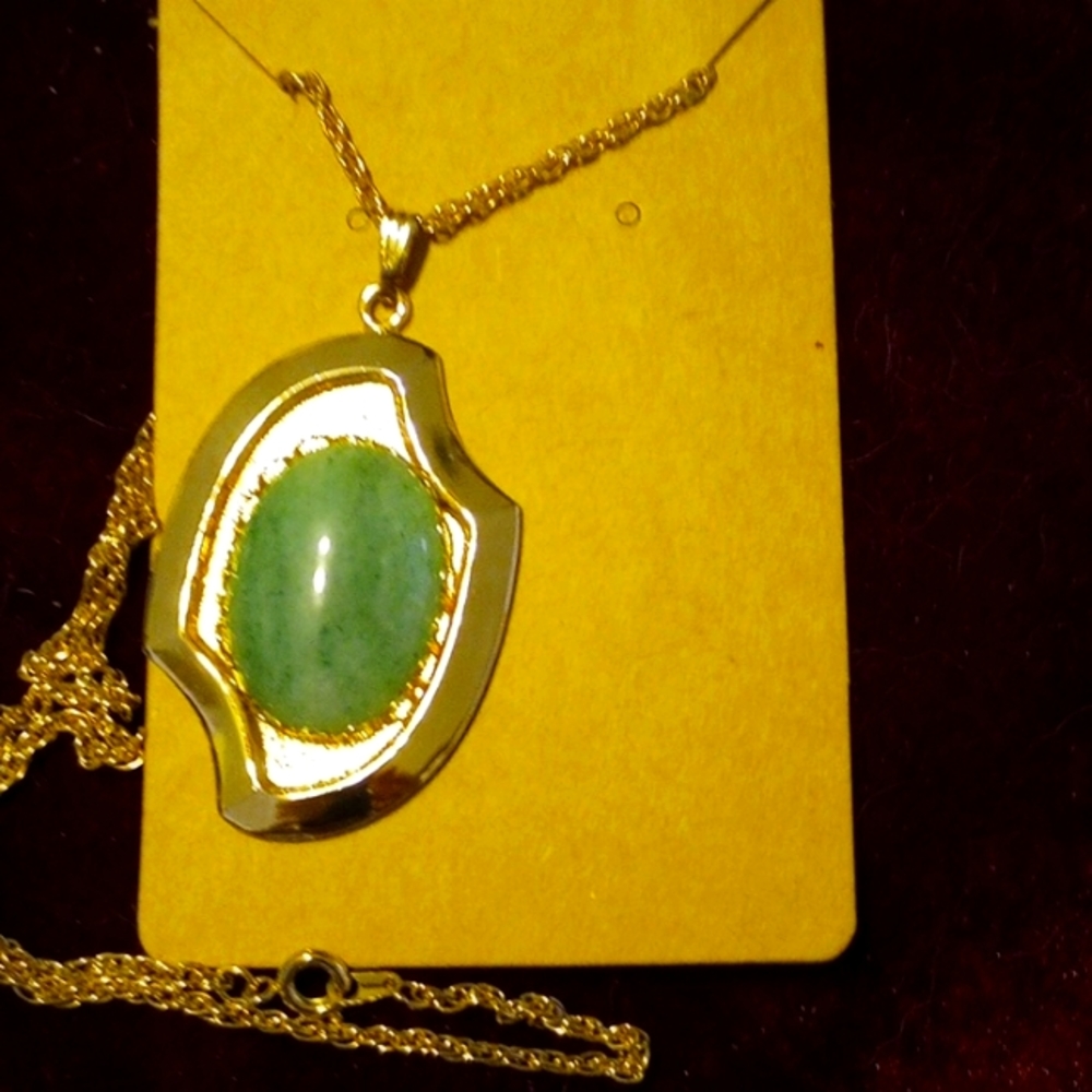 Beautiful necklace with rope chain